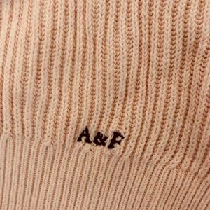Abercrombie & Fitch Tops - ❌sold❌🤷🏼♀️Soft 100% cotton blush sweater Abercrombie & Fitch Tops - ❌sold❌🤷🏼♀️Soft 100% cotton blush sweater